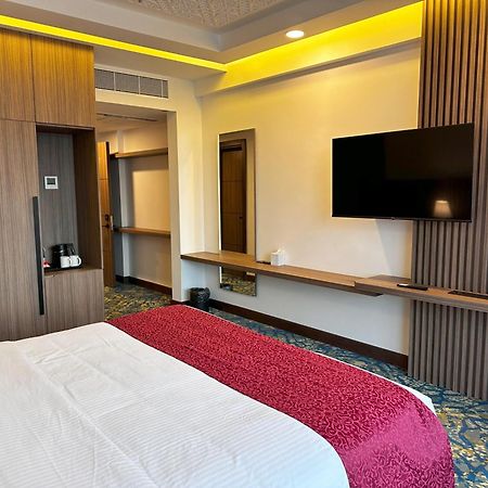Sur Grand Hotel Bagian luar foto