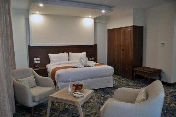 Sur Grand Hotel Bagian luar foto