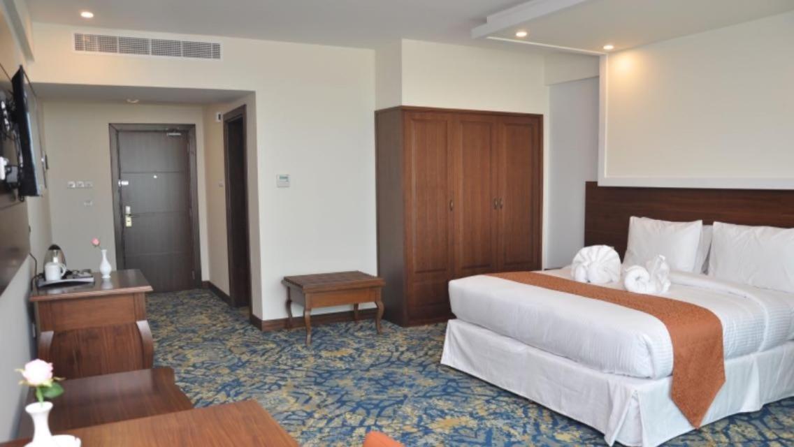 Sur Grand Hotel Bagian luar foto