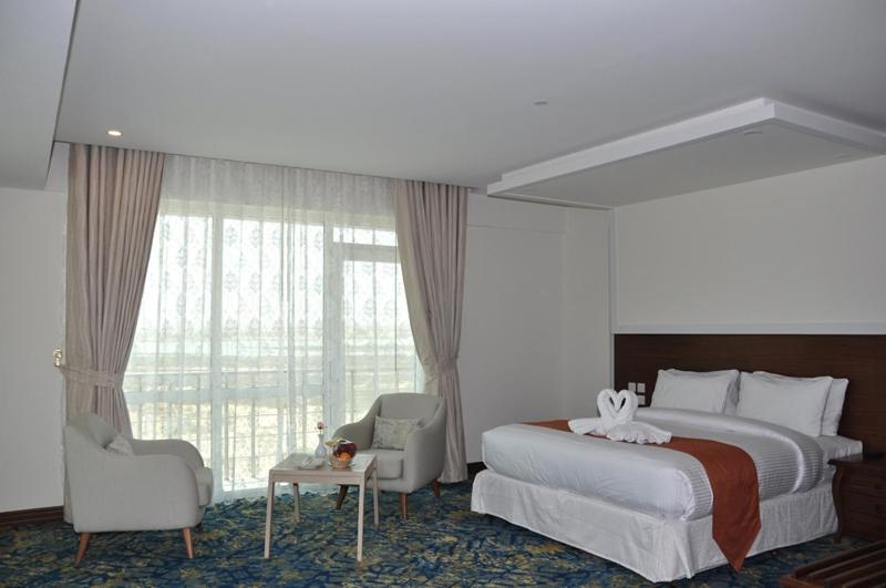 Sur Grand Hotel Bagian luar foto