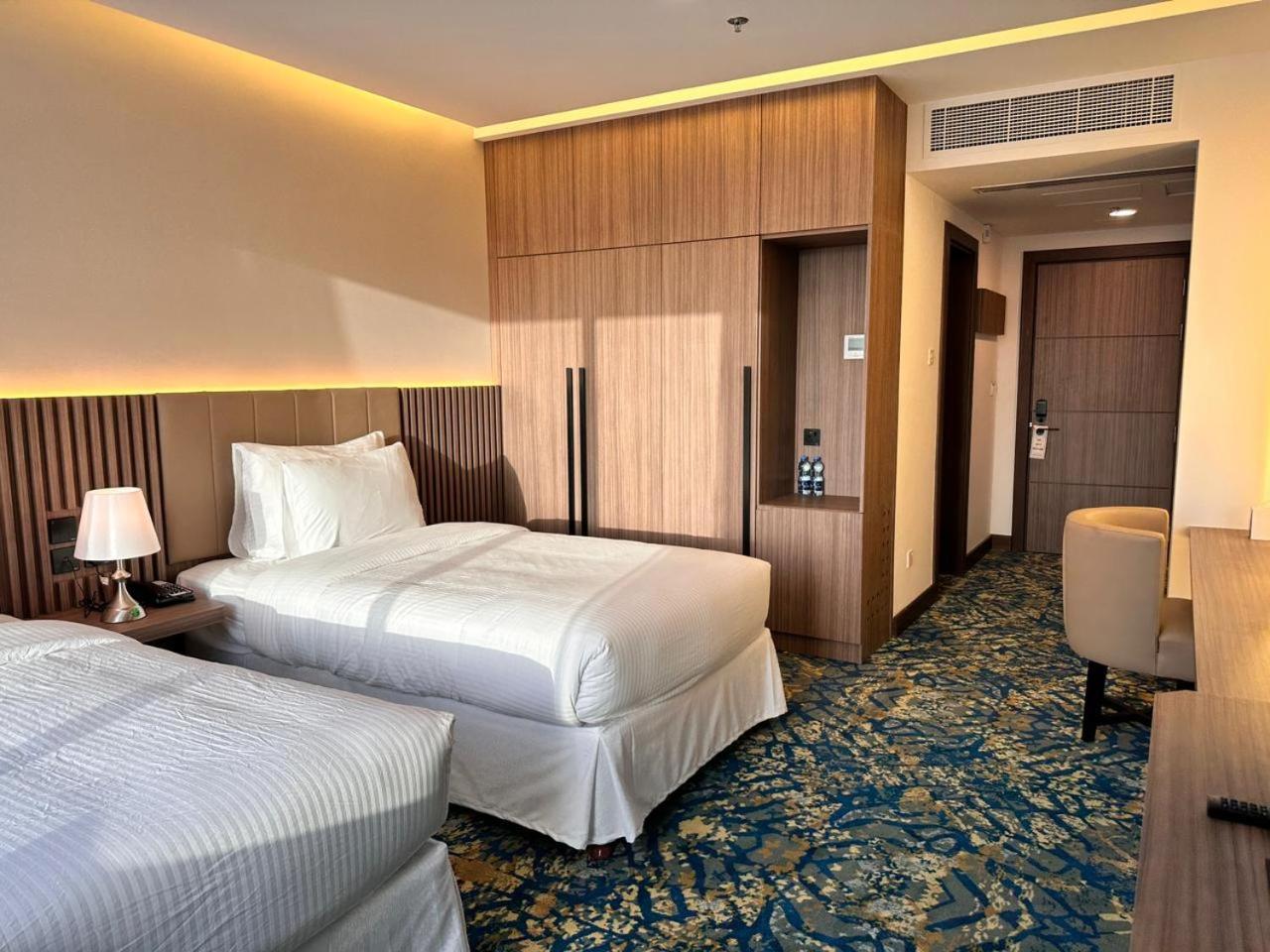 Sur Grand Hotel Bagian luar foto