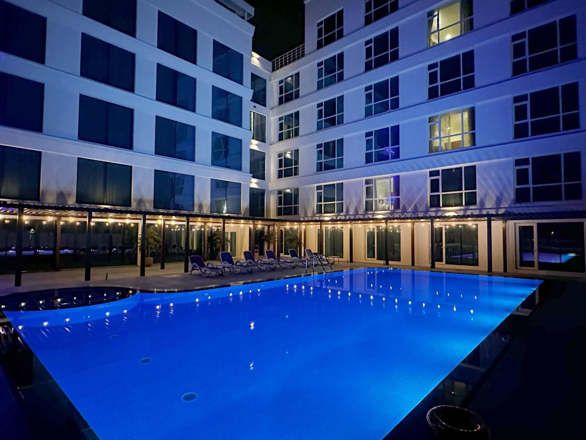 Sur Grand Hotel Bagian luar foto