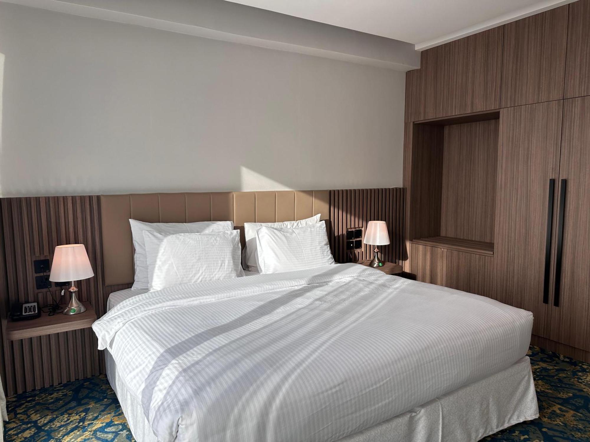 Sur Grand Hotel Bagian luar foto